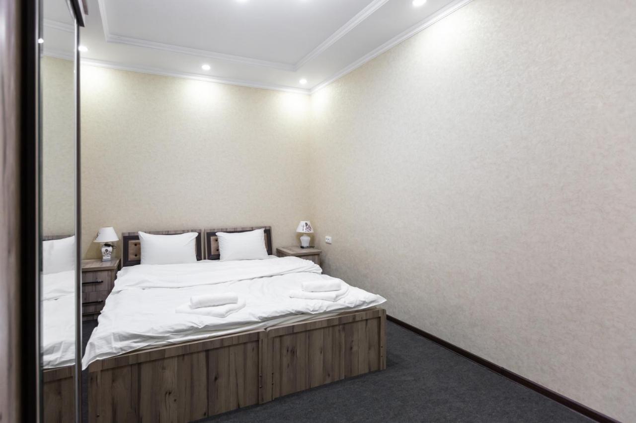 Light Hotel ทาชเคนต์ ภายนอก รูปภาพ