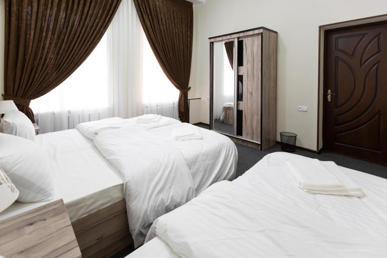 Light Hotel ทาชเคนต์ ภายนอก รูปภาพ