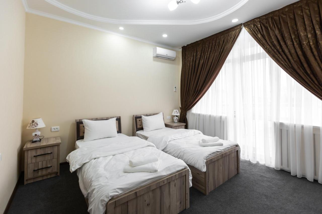 Light Hotel ทาชเคนต์ ภายนอก รูปภาพ