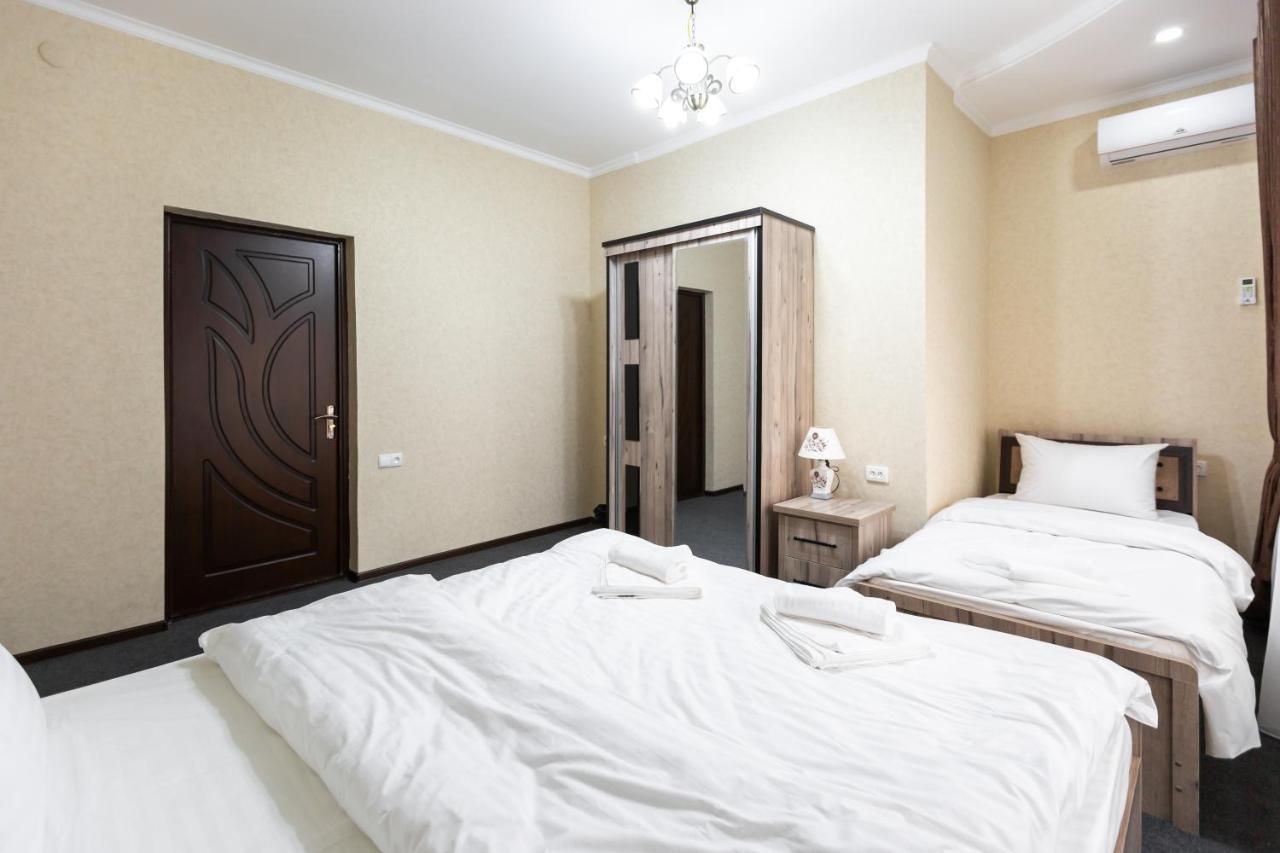 Light Hotel ทาชเคนต์ ภายนอก รูปภาพ