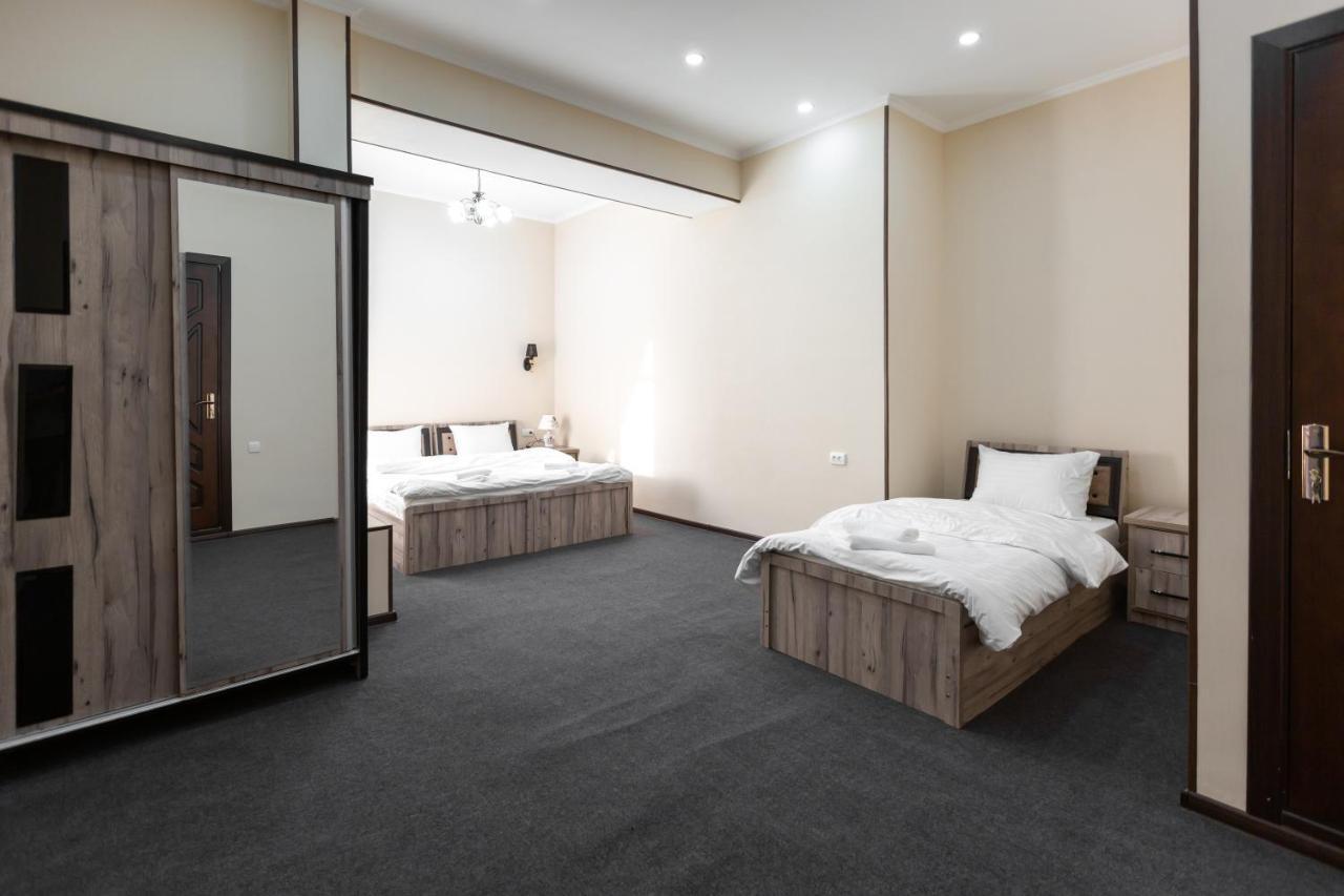 Light Hotel ทาชเคนต์ ภายนอก รูปภาพ