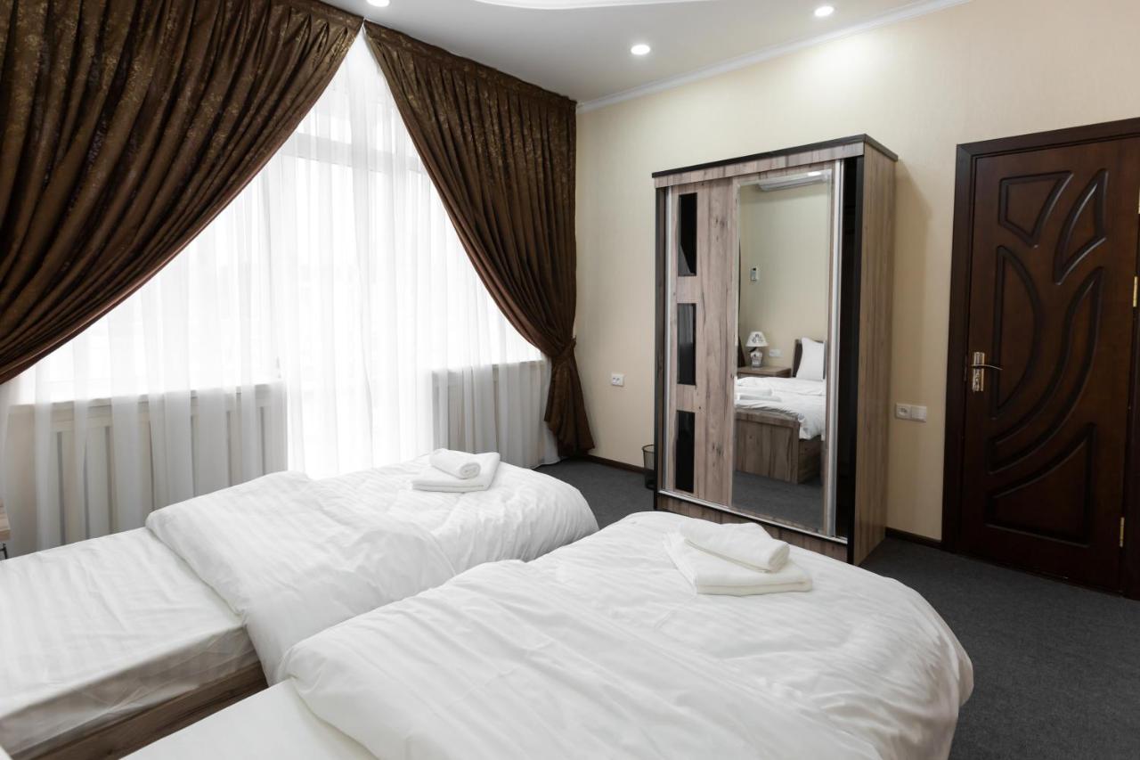 Light Hotel ทาชเคนต์ ภายนอก รูปภาพ