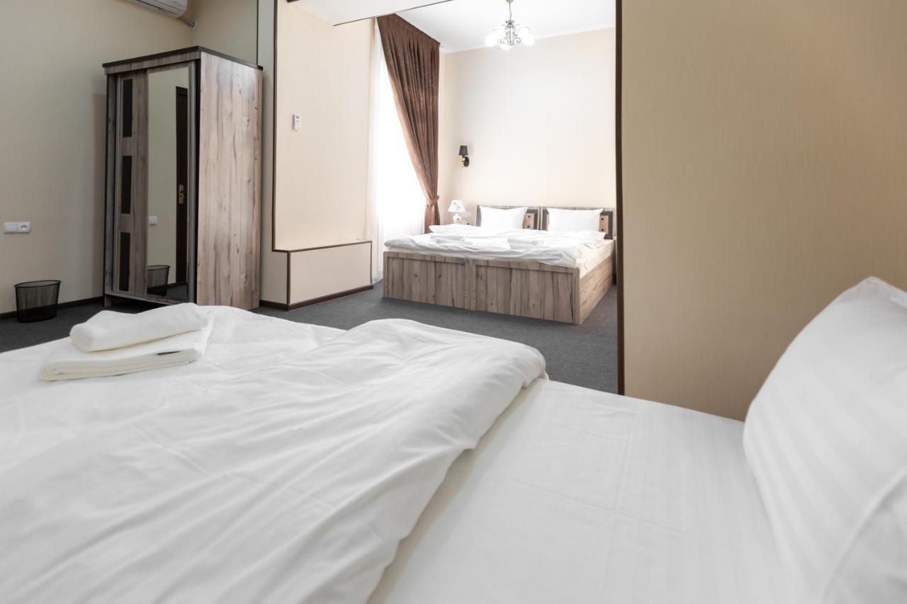 Light Hotel ทาชเคนต์ ภายนอก รูปภาพ