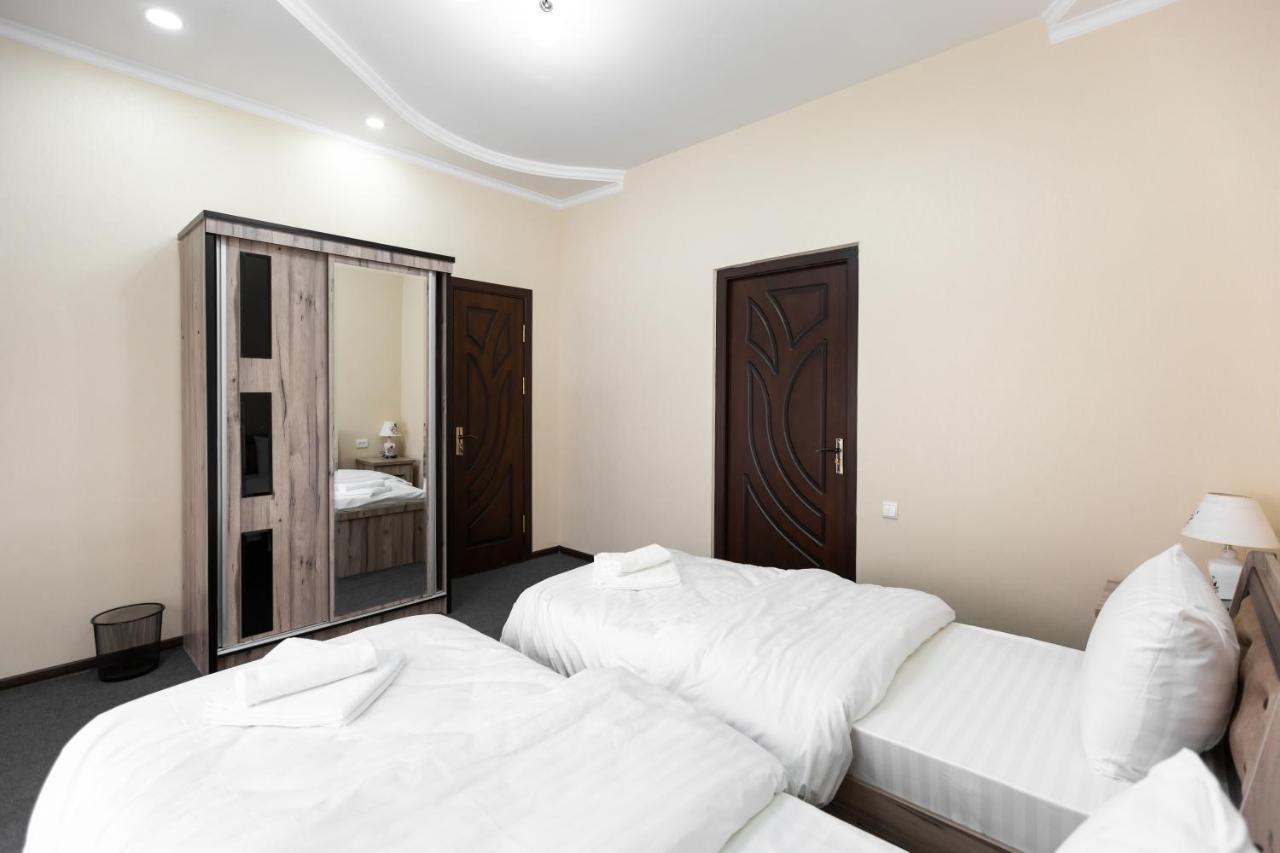 Light Hotel ทาชเคนต์ ภายนอก รูปภาพ